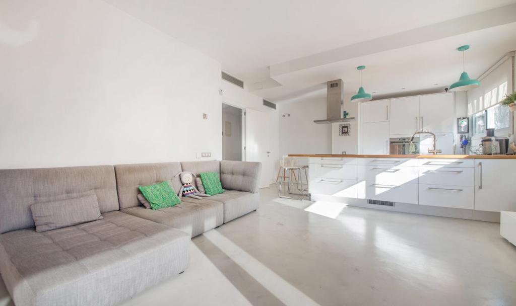 Magnificent Apartment Close To The Beach Sant Adrià de Besòs Esterno foto