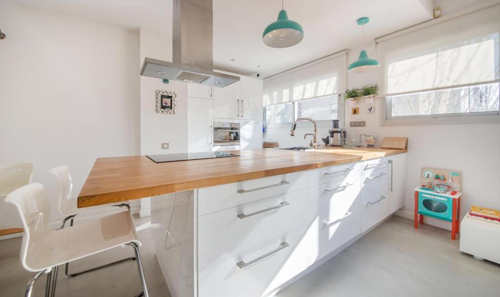 Magnificent Apartment Close To The Beach Sant Adrià de Besòs Esterno foto